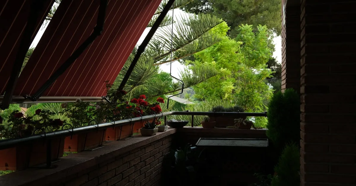 optimisez votre jardin de balcon avec des conseils pratiques pour maximiser l'espace, choisir les bonnes plantes et créer un espace vert agréable en milieu urbain.