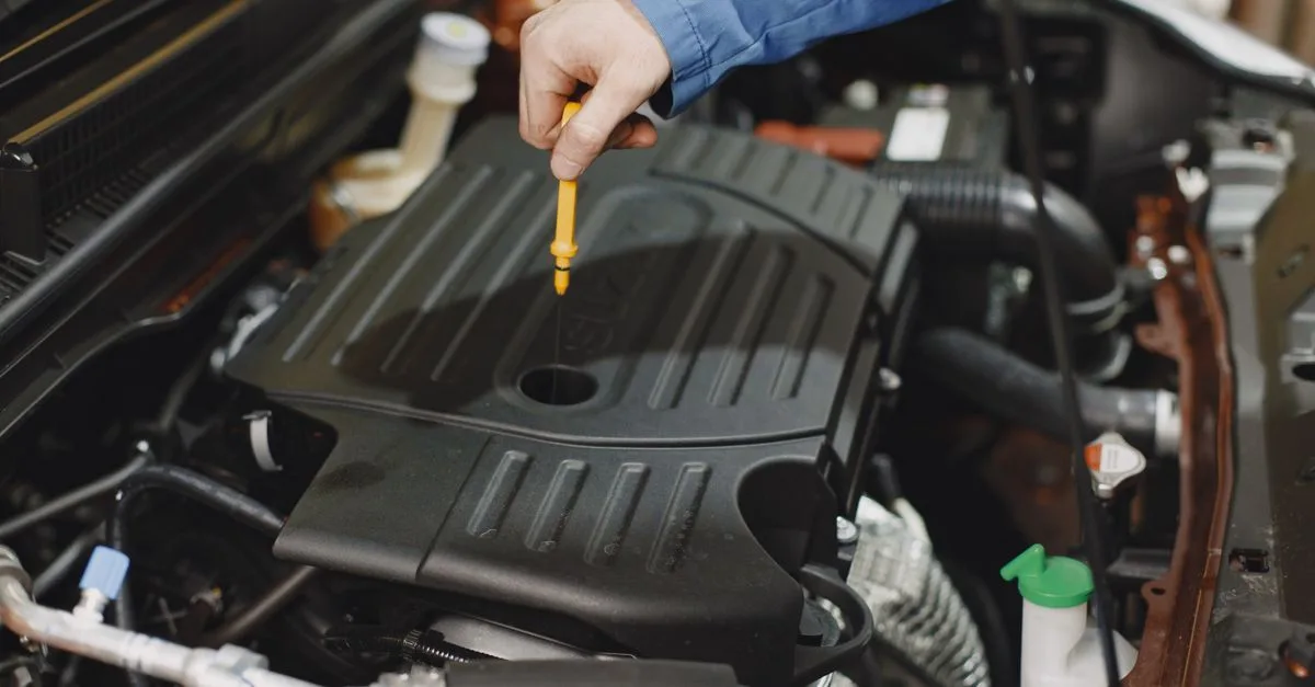 découvrez nos conseils et astuces pour l'entretien et la maintenance de votre véhicule, afin d'assurer sa performance et sa sécurité sur la route.